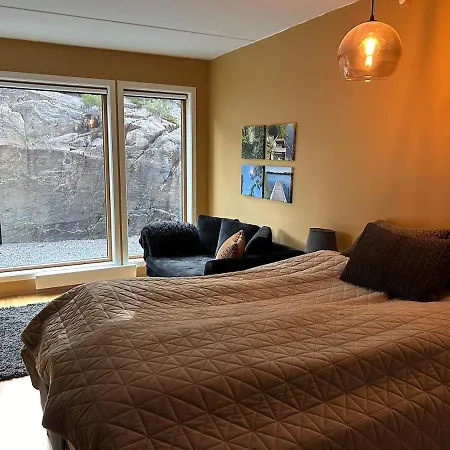 139m2, 5 Bedrooms, 2 Baths, With Sauna, In Out