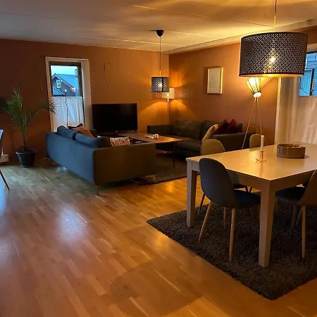 139m2, 5 Bedrooms, 2 Baths, With Sauna, In Out