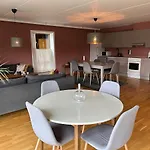 139m2, 5 Bedrooms, 2 Baths, With Sauna, In Out Apartamento *