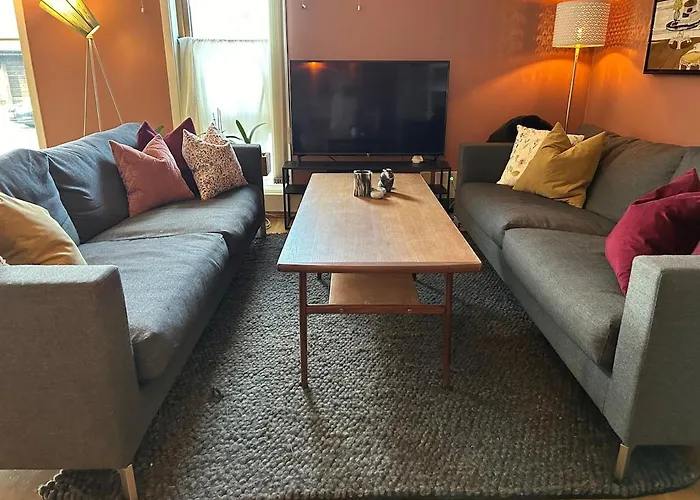 139m2, 5 Bedrooms, 2 Baths, With Sauna, In Out